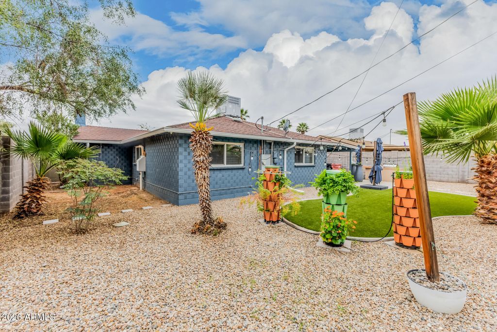 Image 26 of property listing at 8336 E Montecito Avenue, Scottsdale, AZ 85251