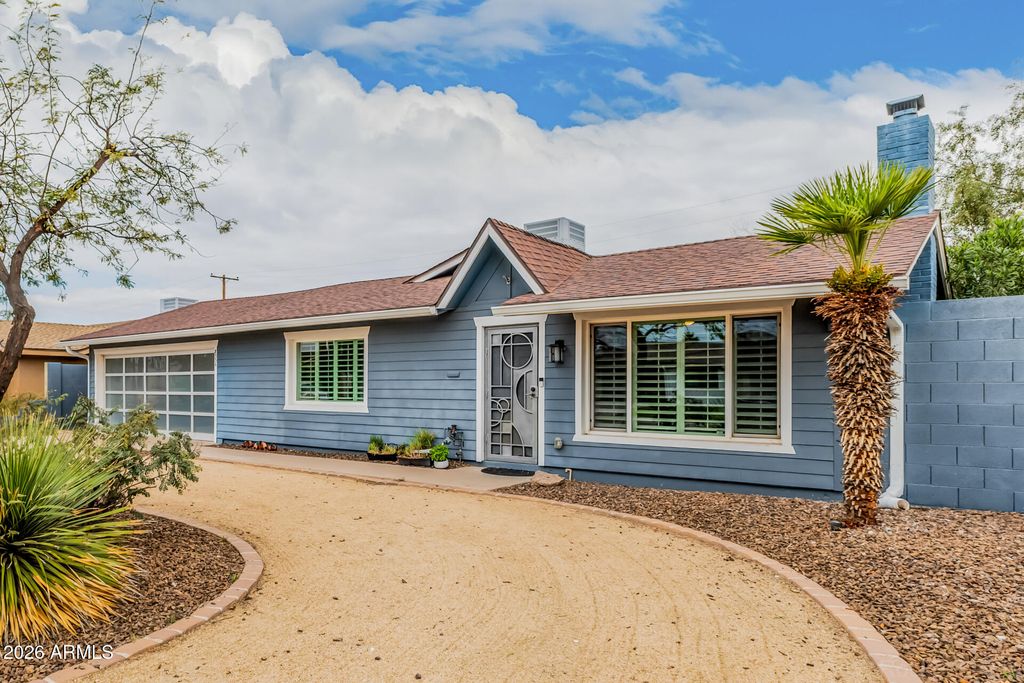 Image 4 of property listing at 8336 E Montecito Avenue, Scottsdale, AZ 85251