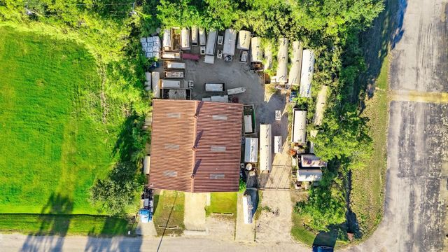 2401 Termini Street, Dickinson, TX 77539