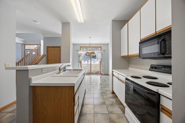 2711 Mallard Drive, Woodbury, MN 55125