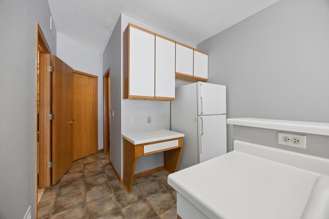 2711 Mallard Drive, Woodbury, MN 55125