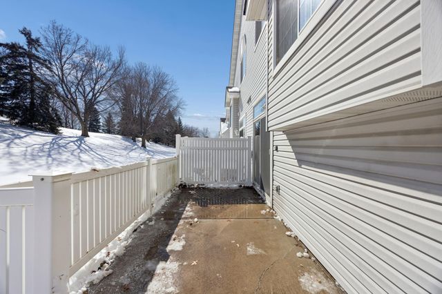 2711 Mallard Drive, Woodbury, MN 55125