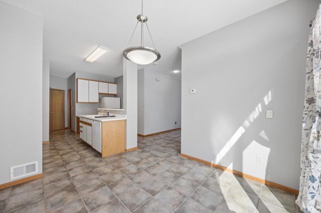 2711 Mallard Drive, Woodbury, MN 55125