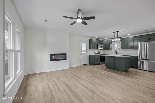 1061 Pactolus HW, Greenville, NC 27834