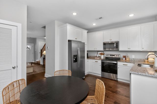 2011 Axis Ave, Old Hickory, TN 37138