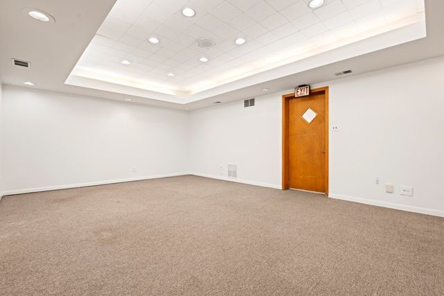 6549 North Avenue, Oak Park, IL 60302