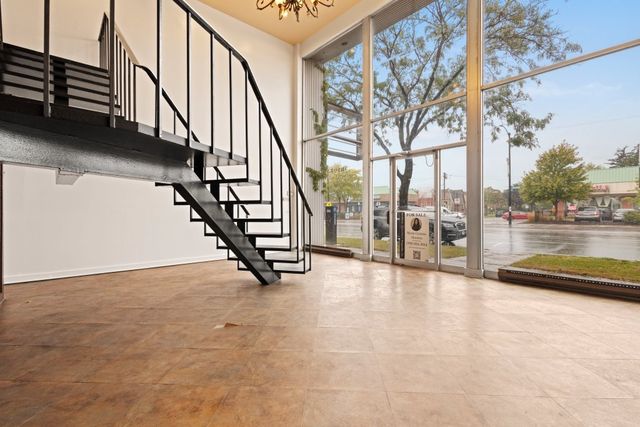 6549 North Avenue, Oak Park, IL 60302