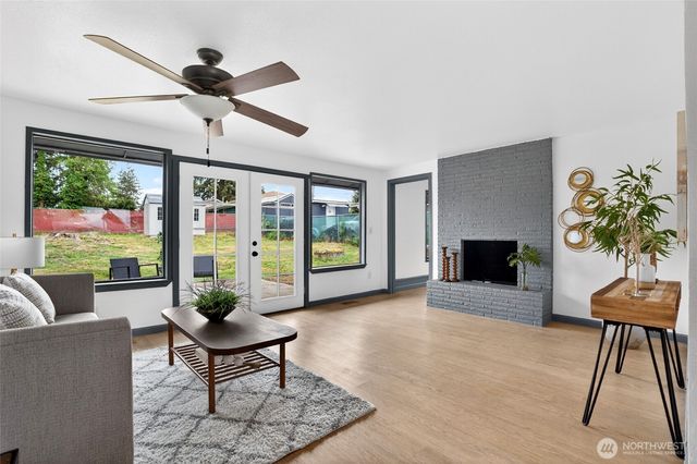 24911 38th Avenue S, Kent, WA 98032