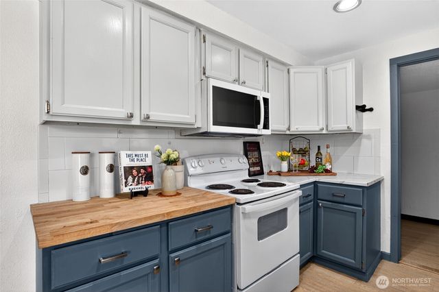 24911 38th Avenue S, Kent, WA 98032