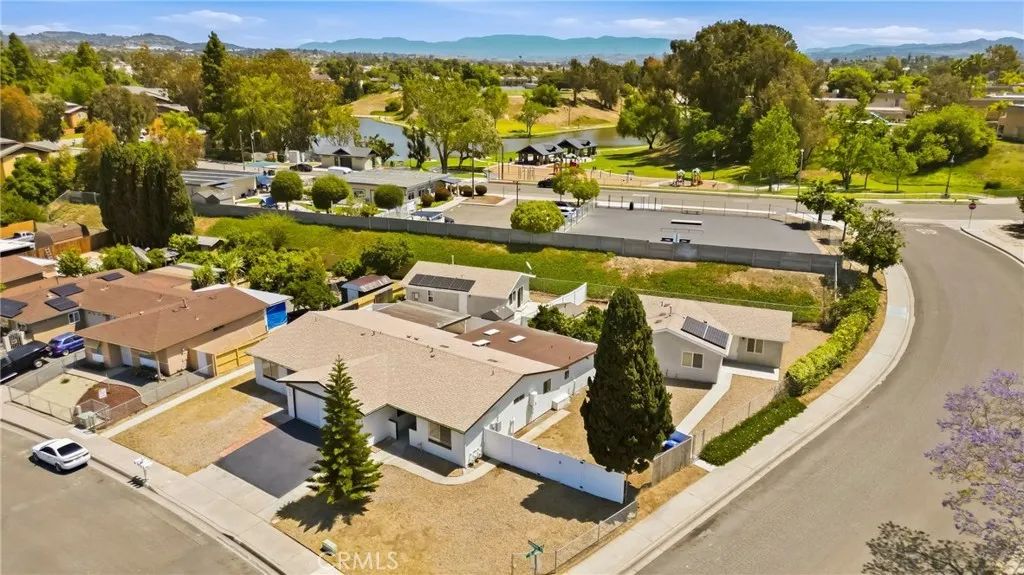 260 Lustrosos Street, Oceanside, CA 92057