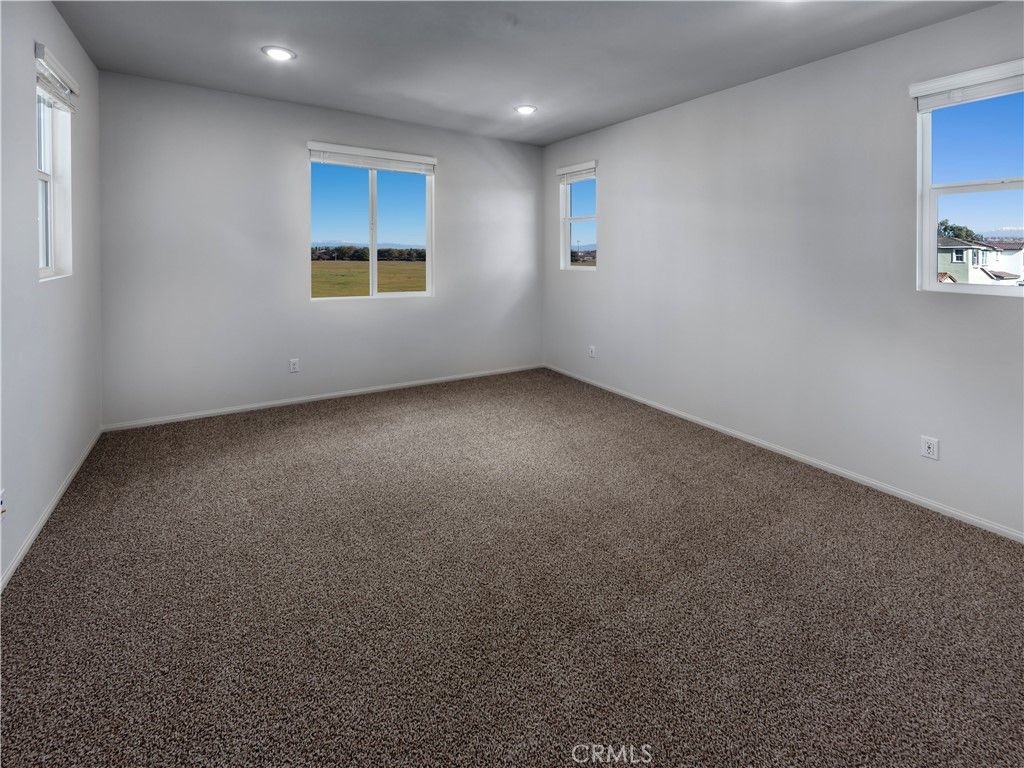Image 5 of property listing at 28222 Via Somantano, Temecula, CA 92591