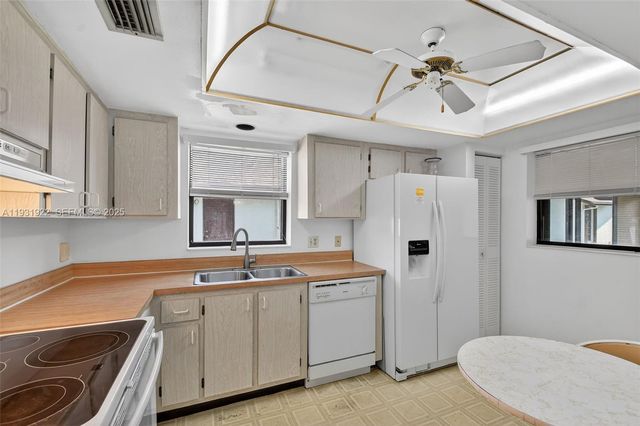 6310 Tall Cypress Circle, Greenacres, FL 33463