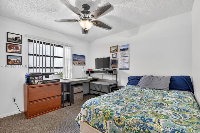 6310 Tall Cypress Circle, Greenacres, FL 33463