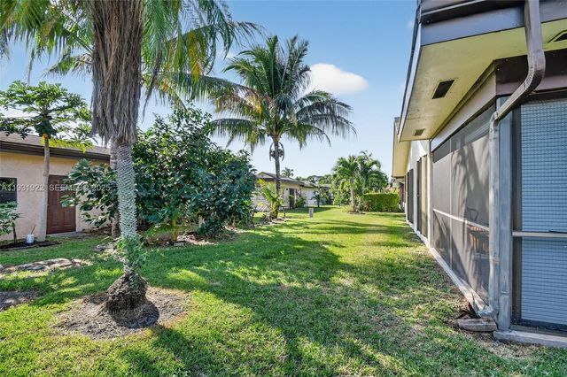 6310 Tall Cypress Circle, Greenacres, FL 33463