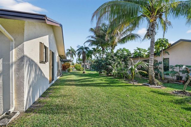 6310 Tall Cypress Circle, Greenacres, FL 33463