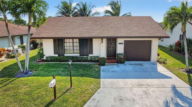 6310 Tall Cypress Circle, Greenacres, FL 33463
