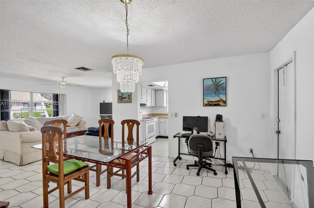 6310 Tall Cypress Circle, Greenacres, FL 33463