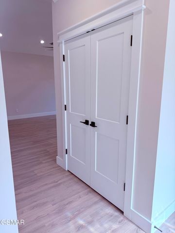 906 Fine Glen Drive, Sevierville, TN 37862