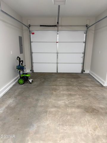 906 Fine Glen Drive, Sevierville, TN 37862