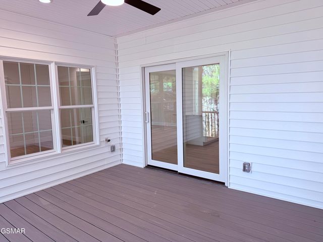 906 Fine Glen Drive, Sevierville, TN 37862