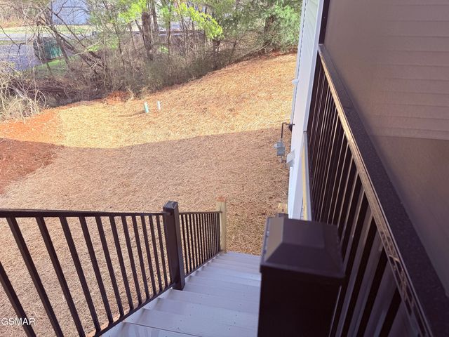 906 Fine Glen Drive, Sevierville, TN 37862