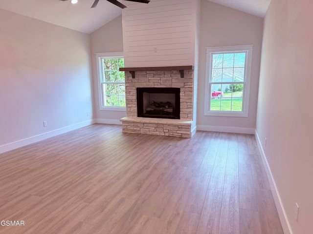 906 Fine Glen Drive, Sevierville, TN 37862