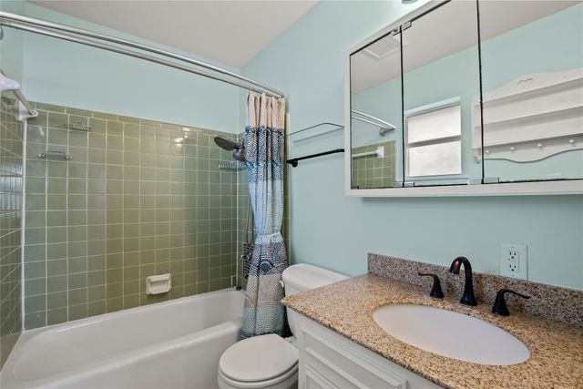 85 Still Harbor Circle, Tool, TX 75143