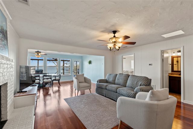85 Still Harbor Circle, Tool, TX 75143