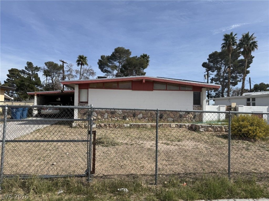 2301 Chapman Drive, Las Vegas, NV 89104