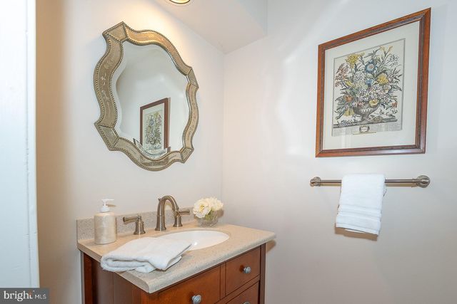 442 CHANDLEE DR, Berwyn, PA 19312