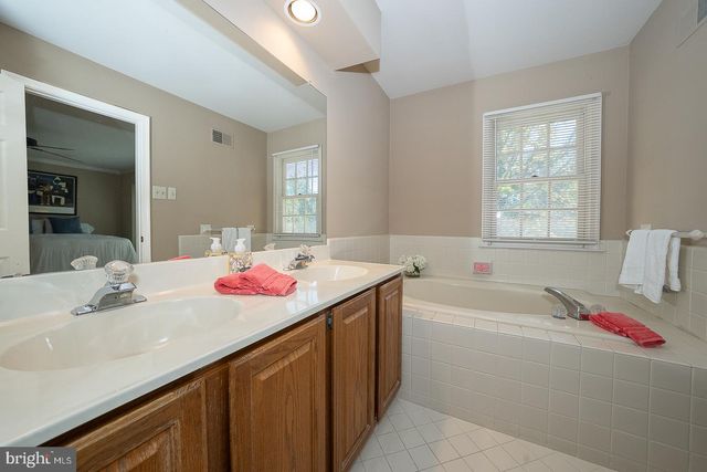442 CHANDLEE DR, Berwyn, PA 19312