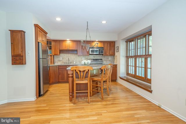 442 CHANDLEE DR, Berwyn, PA 19312