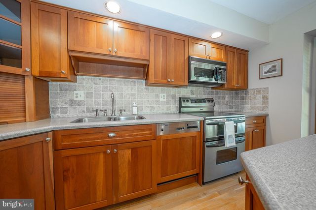 442 CHANDLEE DR, Berwyn, PA 19312