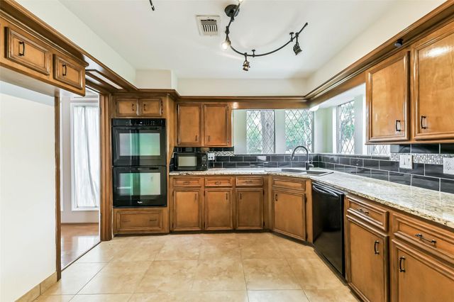 12910 Ivyforest Drive, Cypress, TX 77429