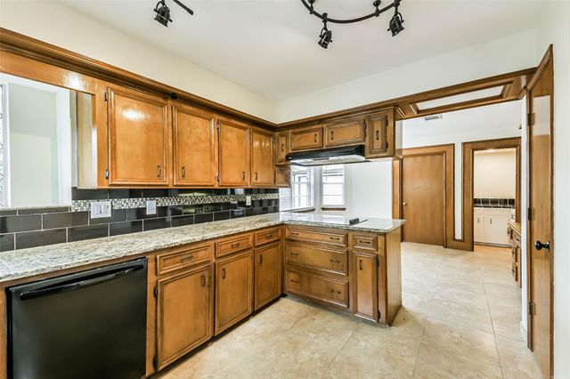 12910 Ivyforest Drive, Cypress, TX 77429