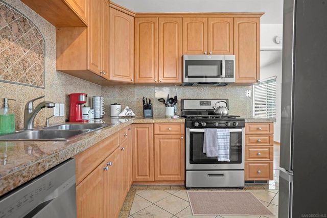 4614 Saratoga Ave, San Diego, CA 92107