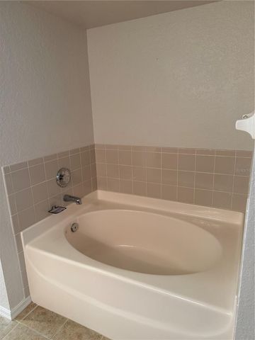 1715 HAMMOCKS AVENUE 1715, Lutz, FL 33549