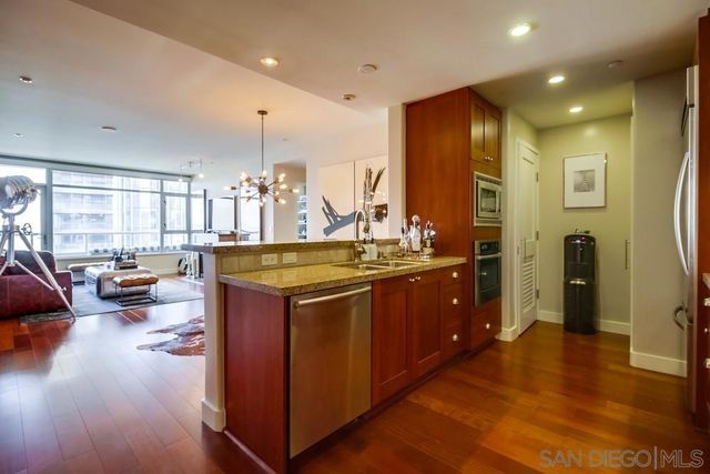 700 W E St 1602, San Diego, CA 92101