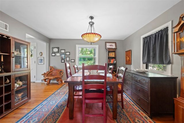 220 Guyasuta Rd, Fox Chapel, PA 15215