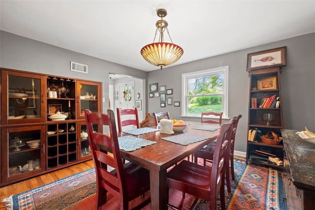 220 Guyasuta Rd, Fox Chapel, PA 15215