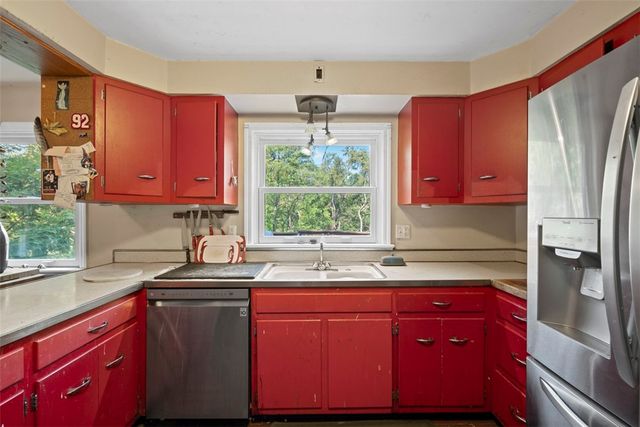 220 Guyasuta Rd, Fox Chapel, PA 15215