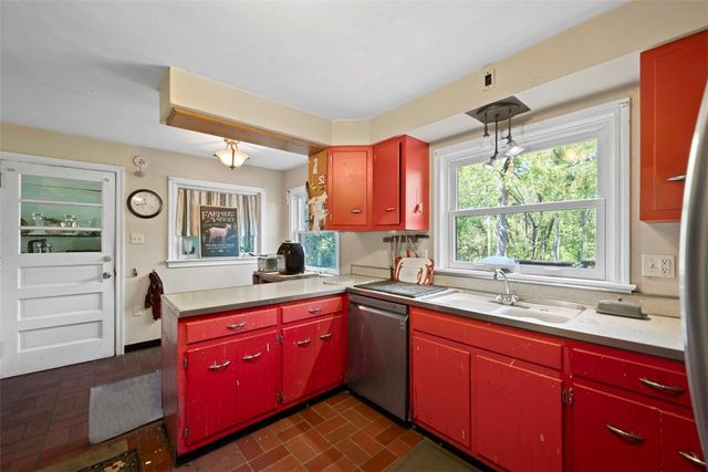 220 Guyasuta Rd, Fox Chapel, PA 15215