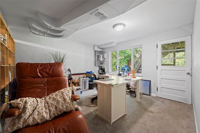 220 Guyasuta Rd, Fox Chapel, PA 15215