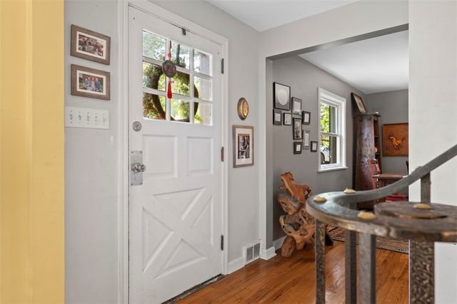 220 Guyasuta Rd, Fox Chapel, PA 15215