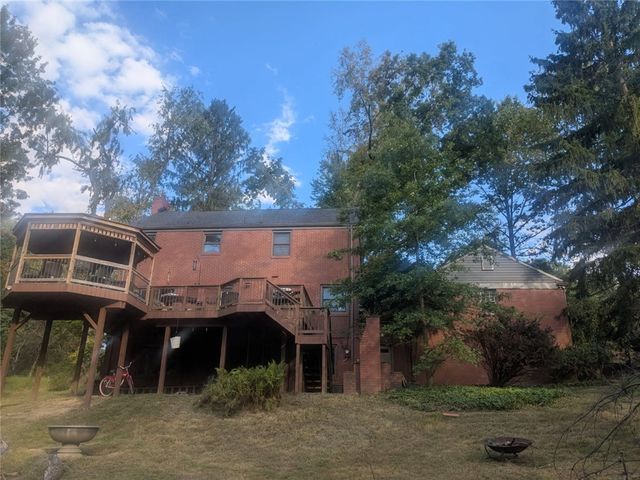 220 Guyasuta Rd, Fox Chapel, PA 15215