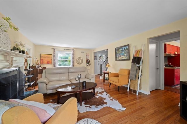 220 Guyasuta Rd, Fox Chapel, PA 15215