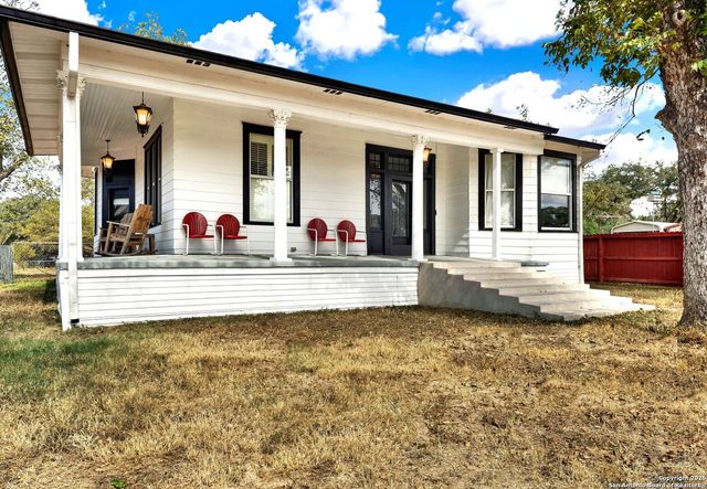 914 Gentilz, Castroville, TX 78009