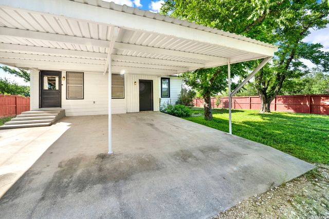 914 GENTILZ ST, Castroville, TX 78009