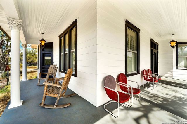 914 Gentilz, Castroville, TX 78009