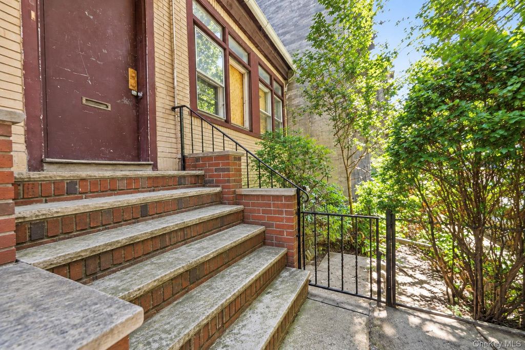 2140 Mapes Avenue, Bronx, NY 10460 — photo 3